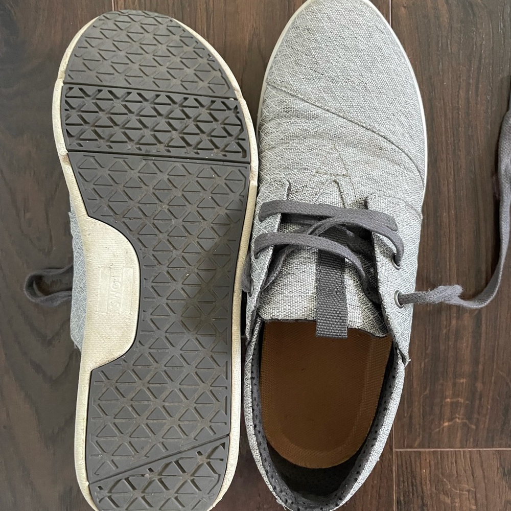 TOMs Sneakers Size 7.5